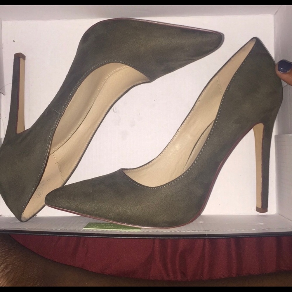 Windsor pumps